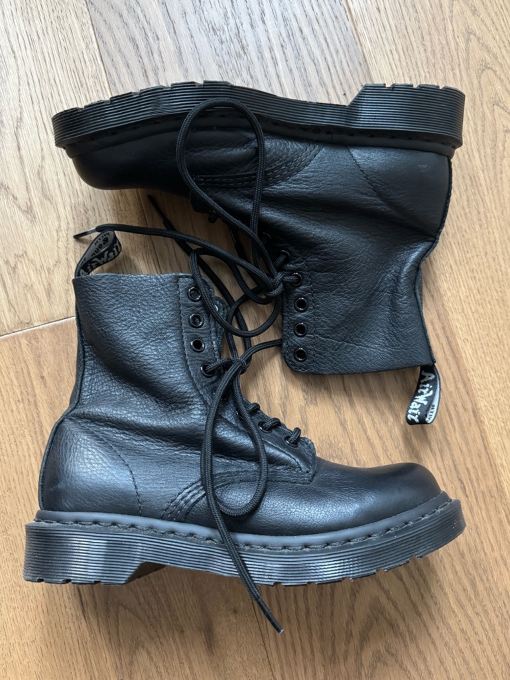 Dr. Martens Pascal Virginia Mono 1460 - Black Leather - Size 6 - Like New